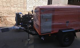 Винтовой компрессор ЗИФ СВЭ 13/0,7 в кожухе на шасси — фото 4