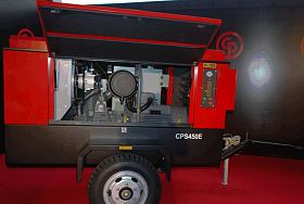 Винтовой компрессор Chicago Pneumatic CPS 450 Е на шасси — фото 2